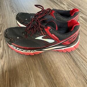 Brooks Men's Black and Red Glycerin Running Shoes